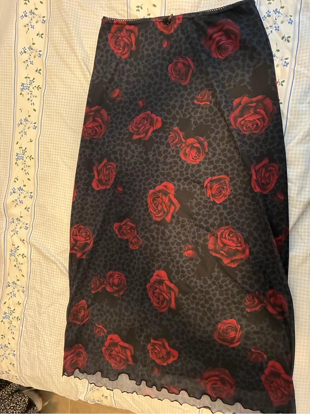 Red Rose Print Midi Skirt in Black